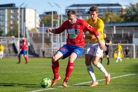 Varbergs GIFs Armin Helvida och IFK Malmös Emil Jönsson