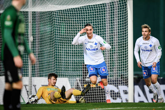 IFK Norrköpings Jonathan Levi och Christoffer Nyman jublar efter 0-2 bakom Varbergs målvakt August Strömberg