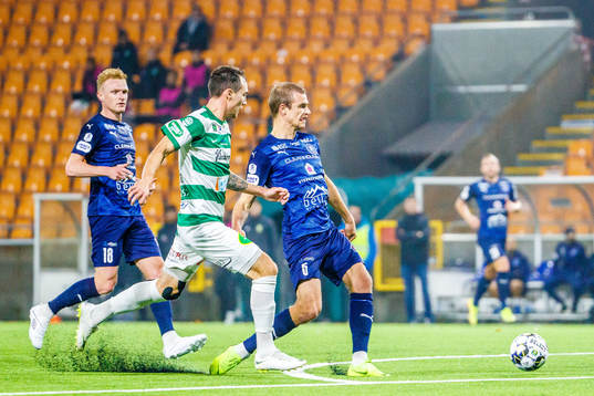 Akropolis Nicklas Maripuu , Västerås Filip Tronet och