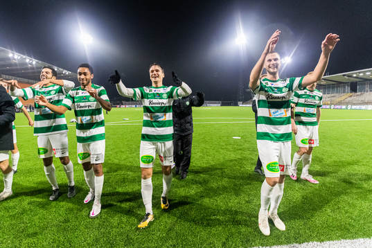 Västerås spelare jublar