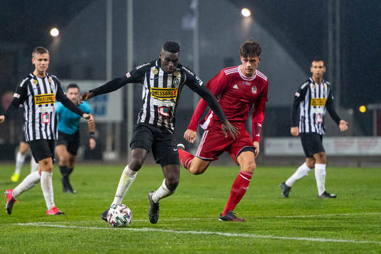Landskronas Patrick Nwadike och Lindomes Eric Nohlgren