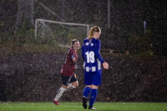 Örgrytes Mikaela Utas jublar efter 4-0