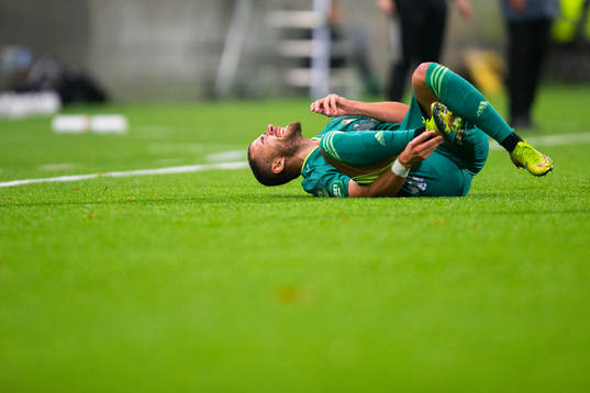 Dalkurds Malkolm Moenza har ont