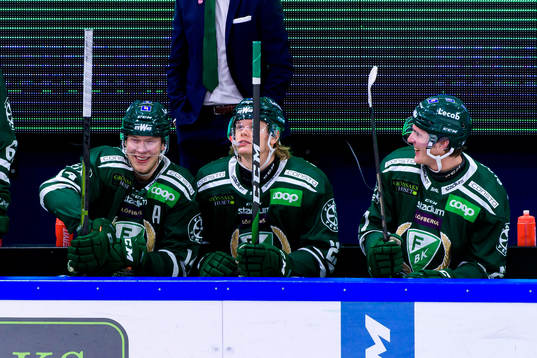 Färjestads Victor Ejdsell jublar