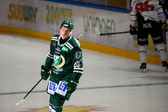 Färjestads Olle Lycksell  jublar