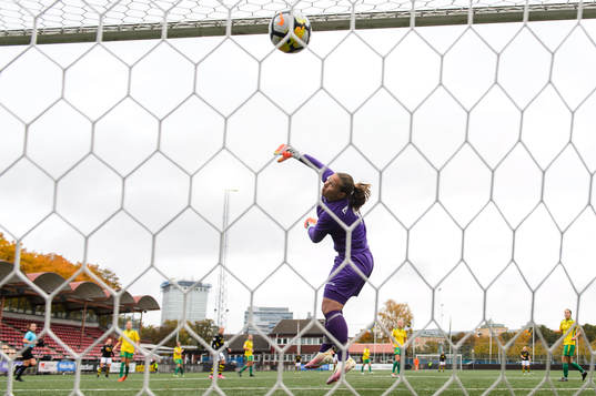 Bollstanäs målvakt Åsa Vallgårda släpper in 4-1