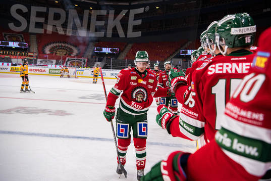 Frölundas Simon Hjalmarsson jublar