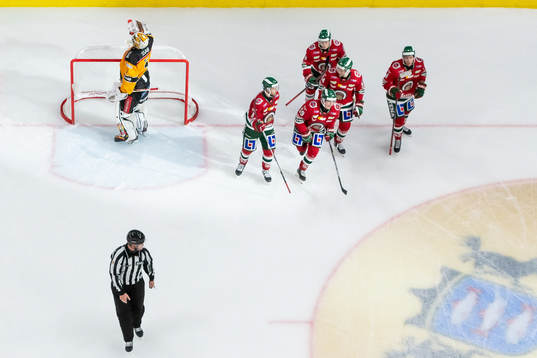 Frölundas Simon Hjalmarsson jublar