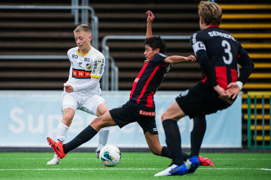 Häckens Oskar Ruuska under fotbollsmatchen i U16