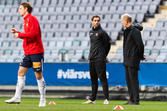 Örgrytes assisterande tränare Johan Elmander och tränare