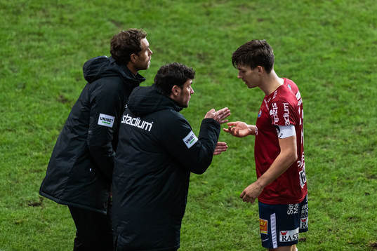 Örgrytes assisterande tränare Johan Elmander och tränare