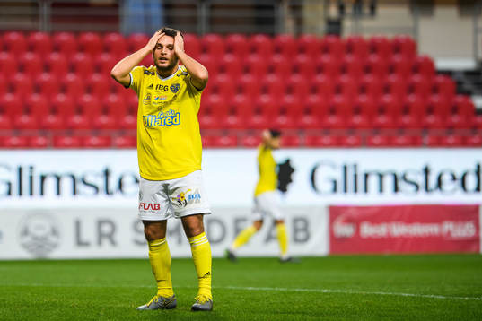 Hammarbys Aron Johansson jublar med Alexander Kacaniklic
