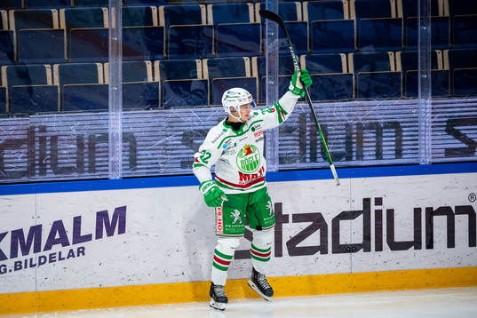 Rögles Samuel Jonsson jublar