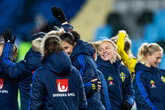 Mimmi Larsson of Sweden celebrate