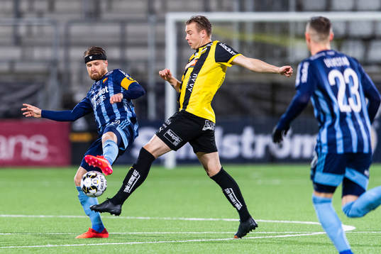 Djurgårdens Jacob Une Larsson och Häckens Alexander