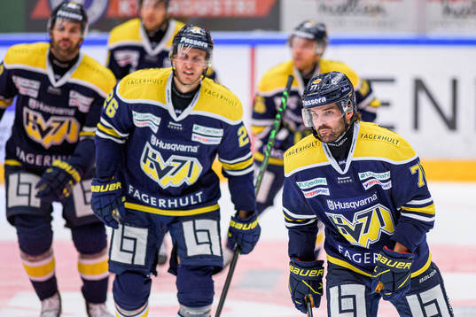 s Linus Fröberg jublar