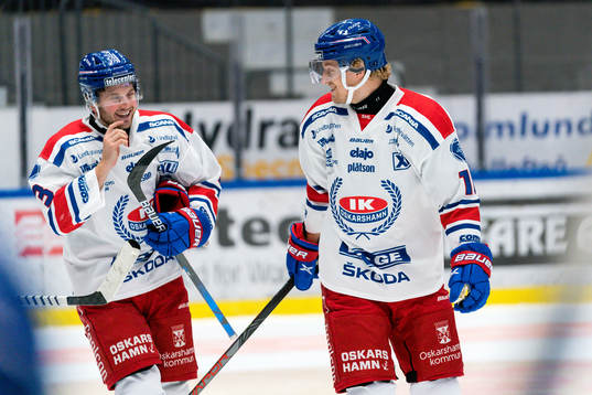 Oskarshamns Oscar Sundh och Pontus Näsén jublar