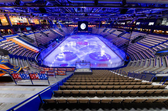 Interiör vy från Vida arena före ishockeymatchen i SHL
