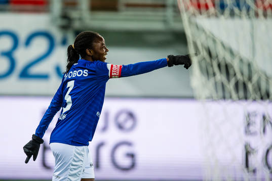 Ajara Nchout Njoya of Vålerenga celebrates after scoring the 4-1 goal