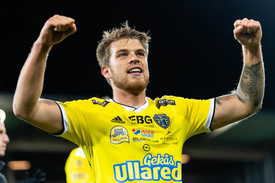 Falkenbergs Marcus Mathisen jublar