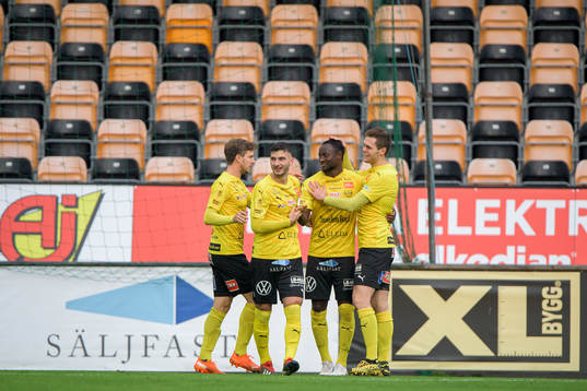 Mjällbys Moses Ogbu jublar efter 1-0