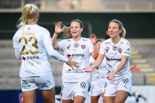 Rosengårds Sofie Svava , Anna Anvegård och Mimmi Larsson