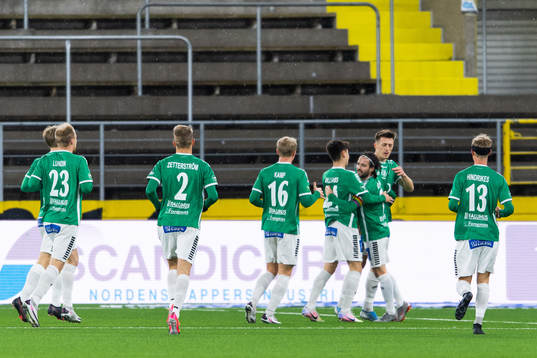 Brages Robbin Sellin jublar efter 0-1