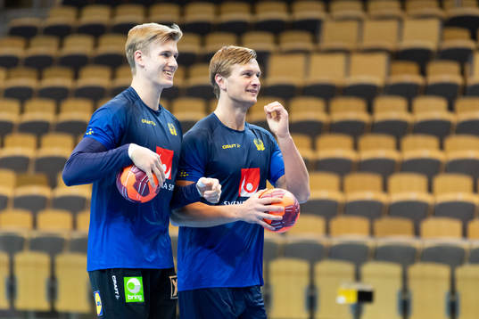 Målvakt Tobias Thulin och Jonathan Carlsbogård