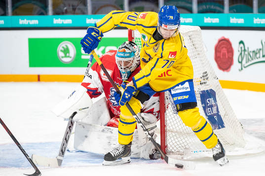 Patrik Bartosak #37, CZE, Jacob Nilsson #70, SWE