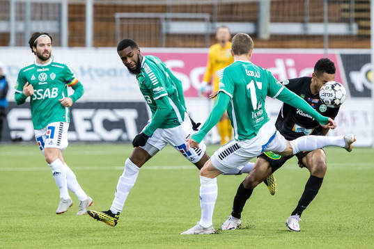 rages Moses Makasi och Brages Alexander Ekblad och Västerås Brian Span