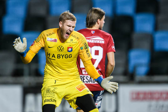 Bla gjennom flere bilder av Fotboll, Superettan, Örgryte - Akropolis