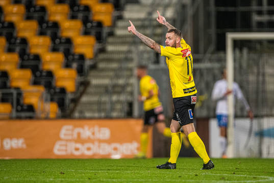 Mjällbys Martin Spelmann jublar efterJacob Bergström  (ej i bild) gjort 2-0