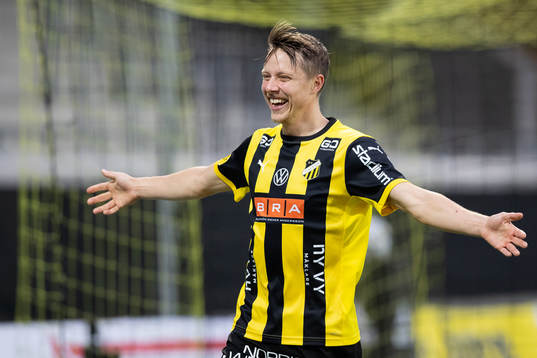 Häckens Viktor Lundberg jublar