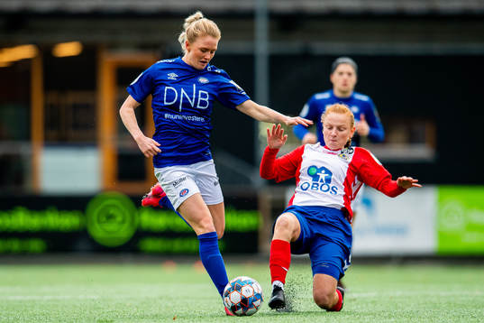 Rikke Marie Madsen of Vålerenga and Laura Gashi of Lyn