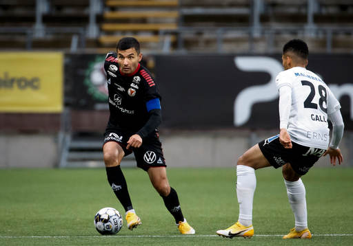 Kalmars Emin Nouri och Örebros Romain Gall