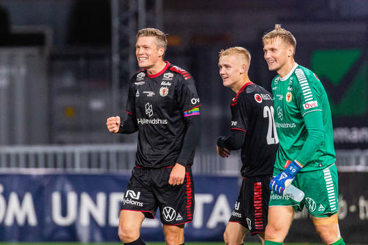 Kalmars Viktor Elm, Carl Gustafsson och målvakt Ole