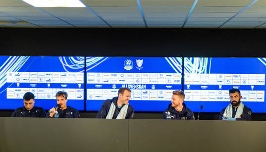 Malmö FFs Anel Ahmedhodzic, Eric Larsson, Ola Toivonen, Anders Christiansen och Behrang Safari på presskonferensen