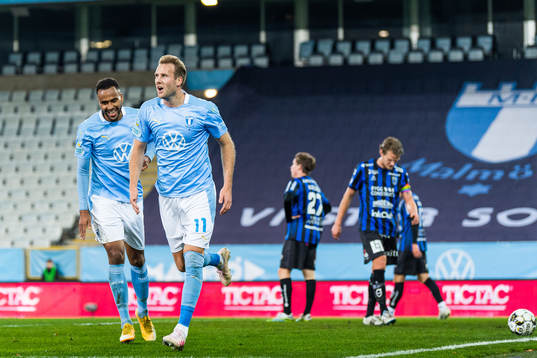 Malmö FFs  Ola Toivonen jublar efter att han gjort 3-0 