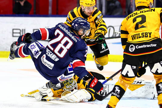 Mål 1-1 av Linköpings Jaakko Rissanen