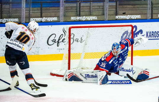 Oskarshamns målvakt Joe Cannata och Djurgårdens Niclas