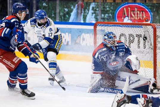 Leksands Daniel Olsson Trkulja gör 4-2 bakom Oskarshamns