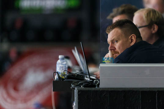 Malmö Redhawks assisterande tränare Jesper Mattsson på