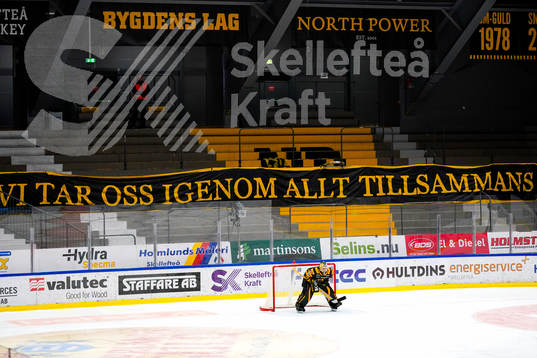 Skellefteås målvakt Arvid Söderblom framför