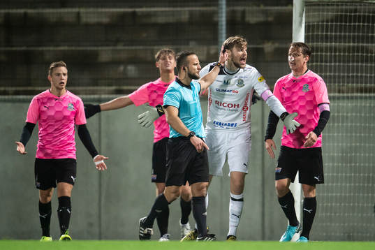 Lunds målvakt Marcus Norman agerar