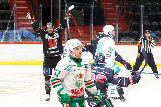 Örebros Ludvig Rensfeldt  jublar