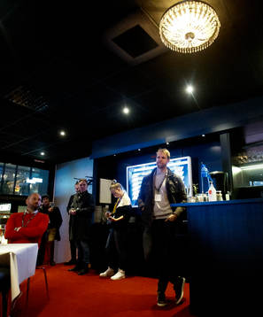 NHL-laget St. Louis Blues spelare Carl Gunnarsson tilldelas