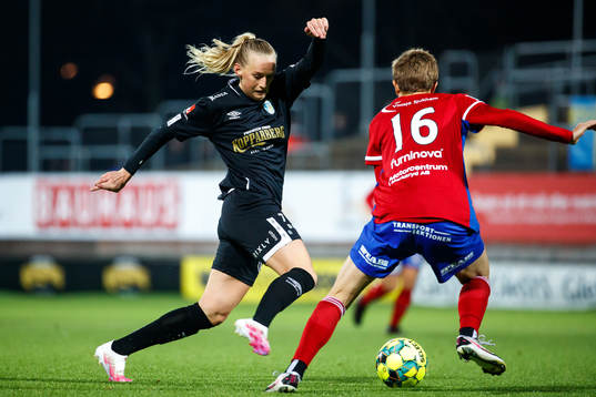 Göteborgs Stina Blackstenius och Vittsjös Rebecca Quinn