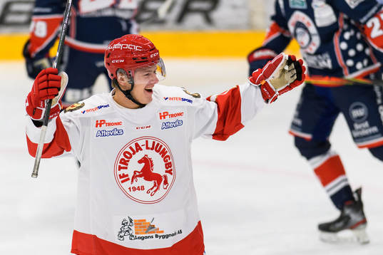 Trojas Lukas Sjöblom jublar