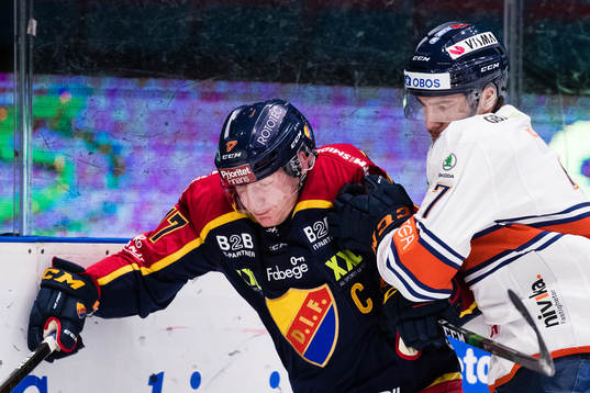 Djurgårdens <jd17<och Växjös Hardy Häman Aktell