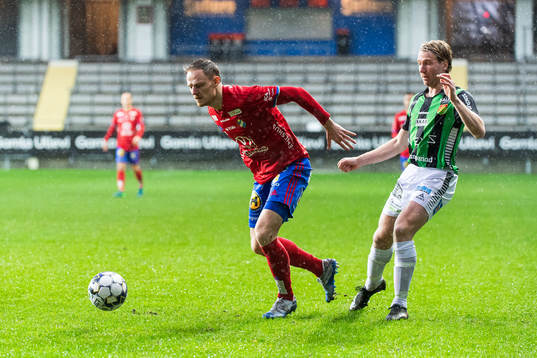 Östers Simon Alexandersson och GAIS Emil Wahlström